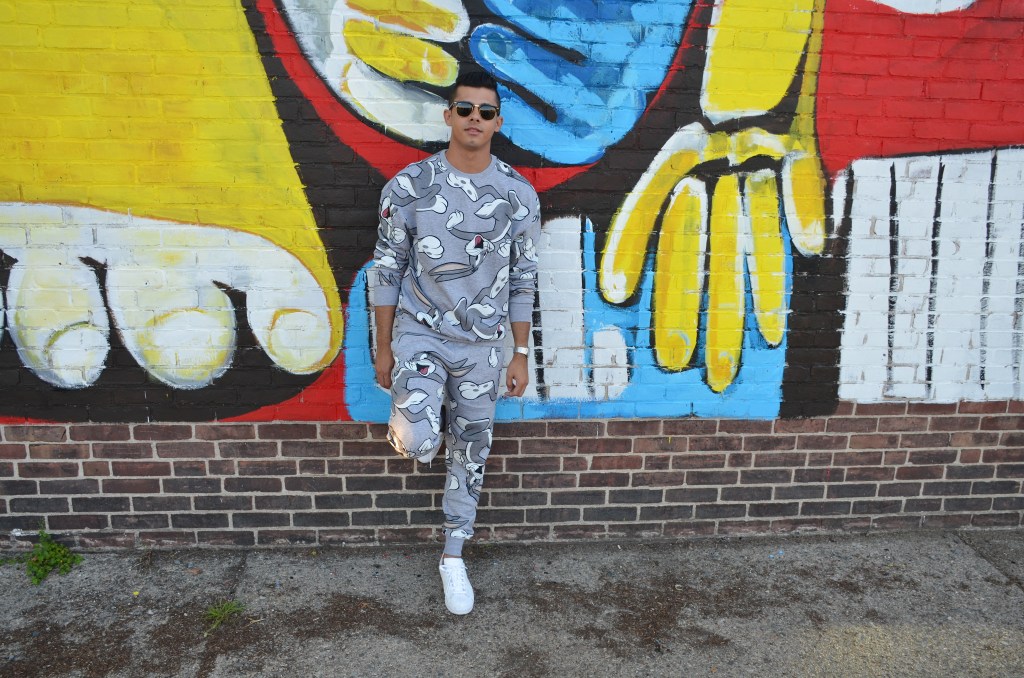 DARE TO BE&nbsp;LOONEY